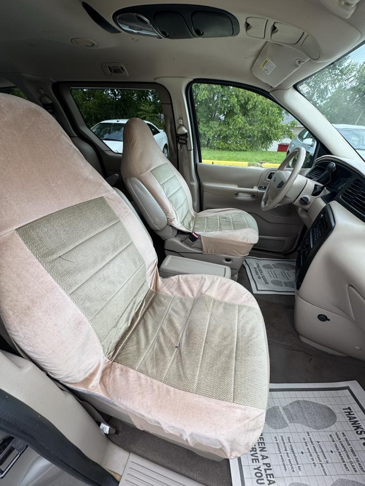 Ford Windstar LX Deluxe 2003
