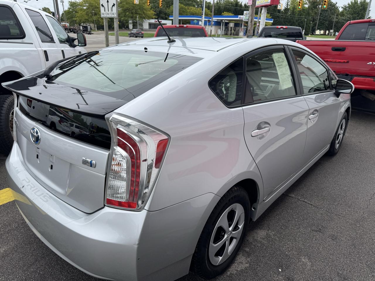 Toyota Prius Prius V 2012