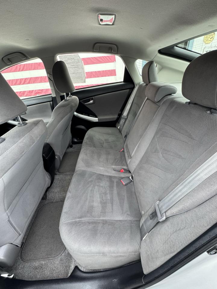 Toyota Prius Prius V 2012