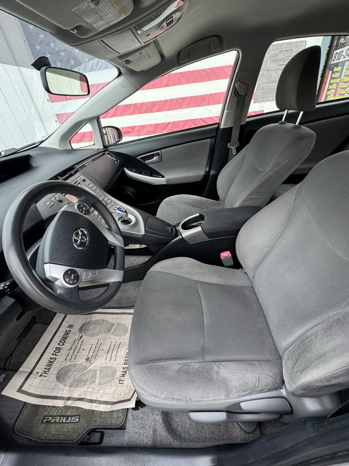 Toyota Prius Prius V 2012