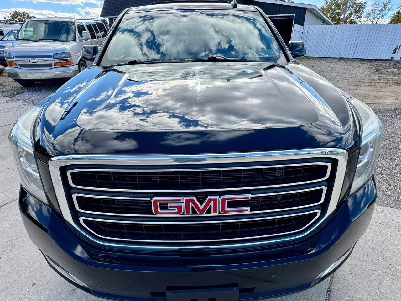 GMC Yukon SLT 4WD 2015