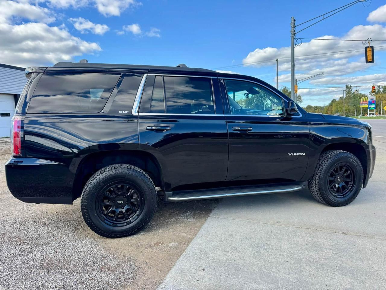 GMC Yukon SLT 4WD 2015