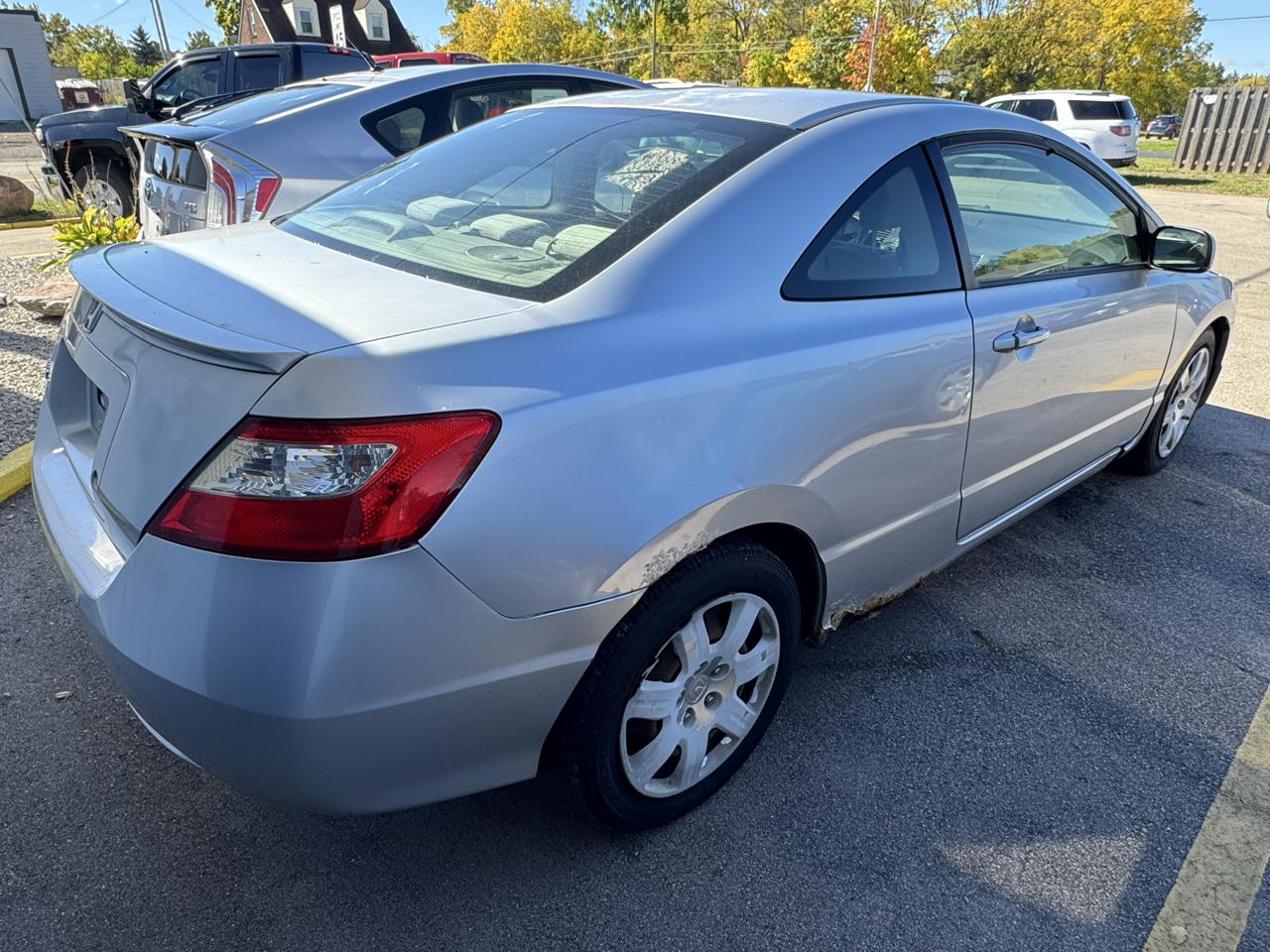 Honda Civic LX Coupe 5-Speed AT 2010