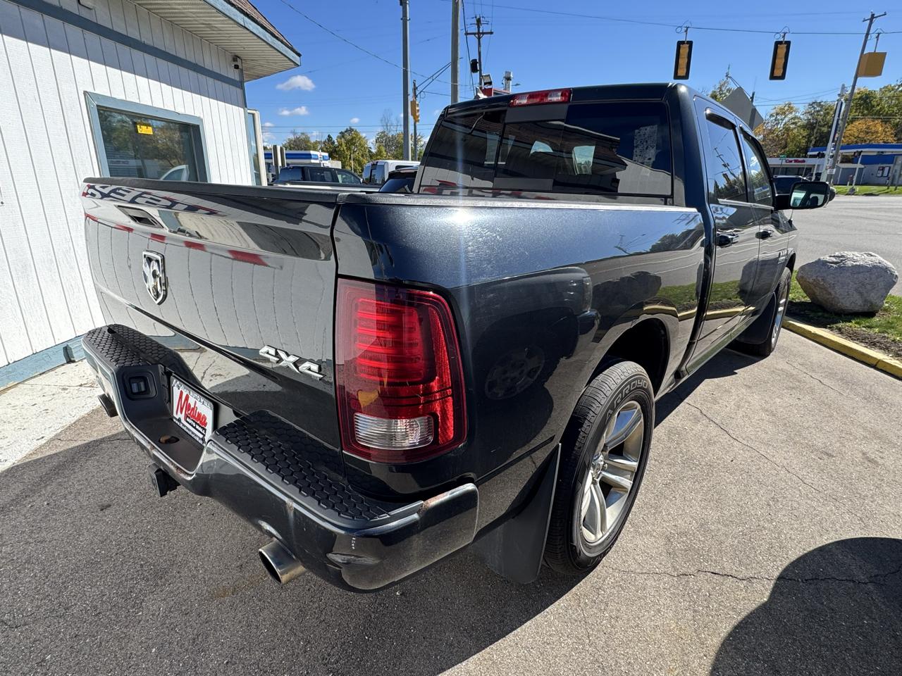 RAM 1500 Sport Crew Cab SWB 4WD 2016