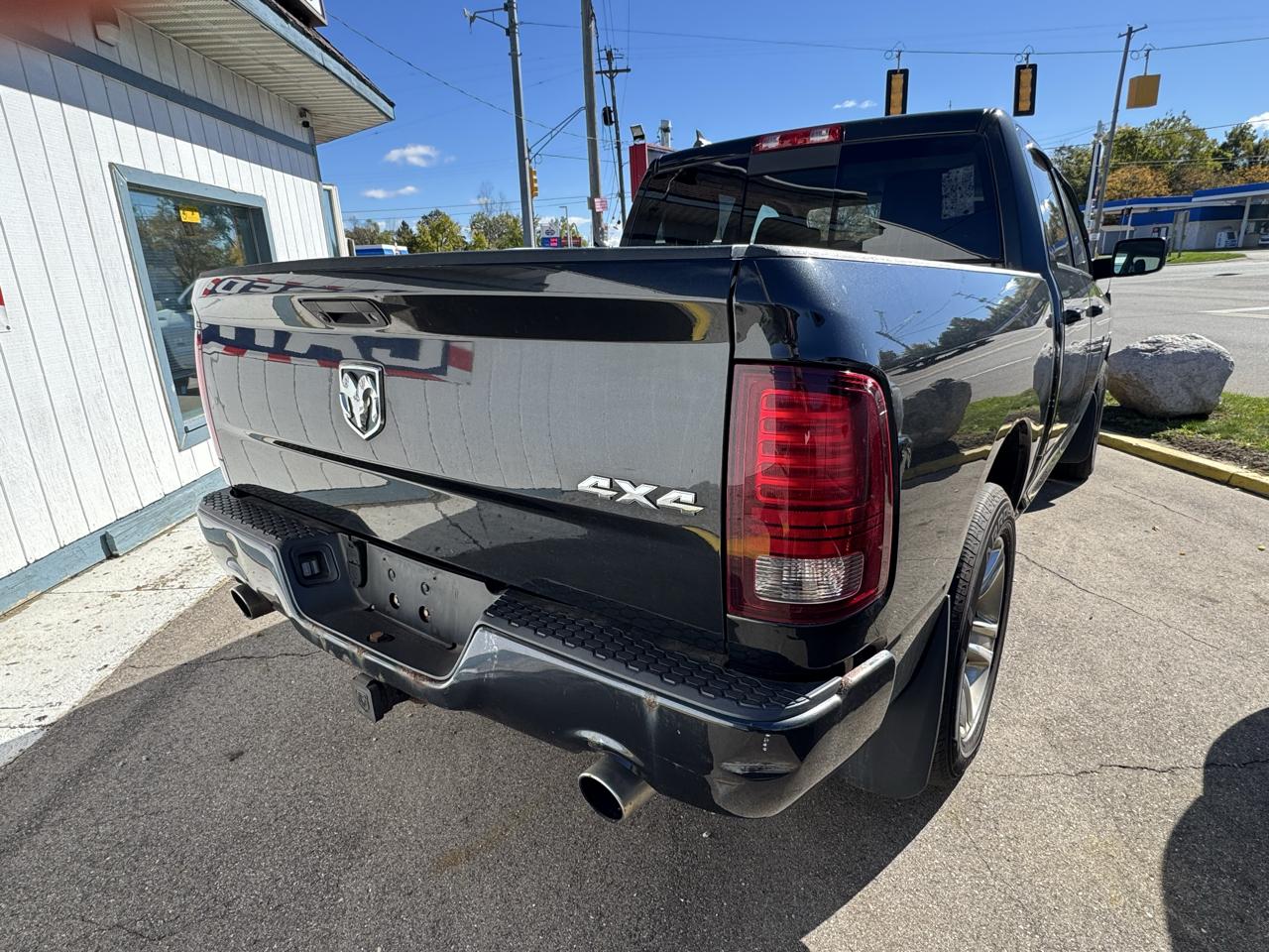 RAM 1500 Sport Crew Cab SWB 4WD 2016