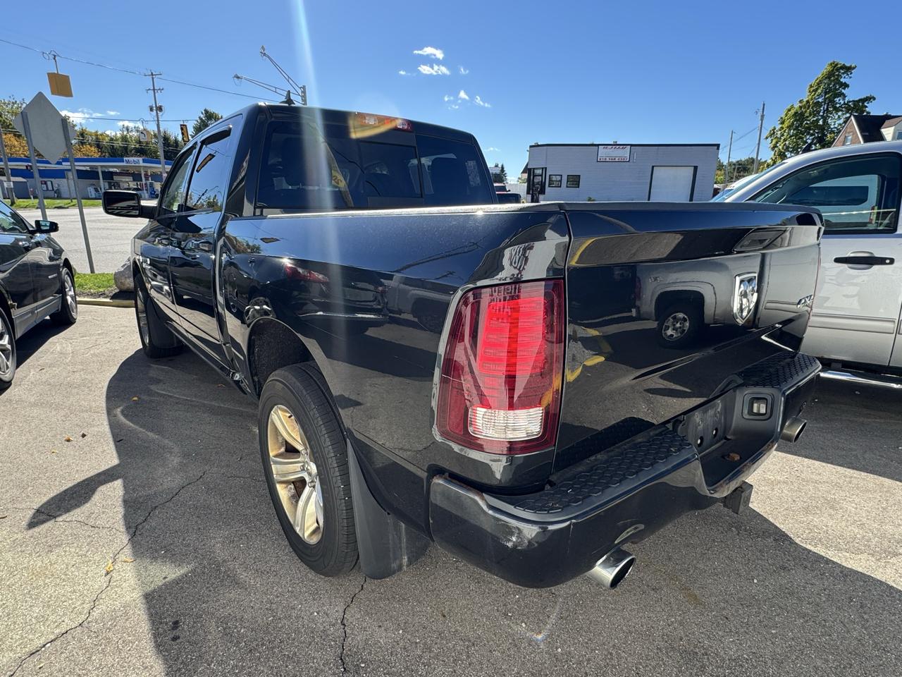 RAM 1500 Sport Crew Cab SWB 4WD 2016
