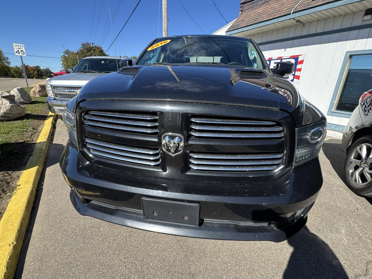 RAM 1500 Sport Crew Cab SWB 4WD 2016