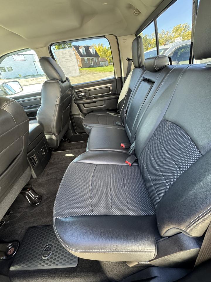 RAM 1500 Sport Crew Cab SWB 4WD 2016