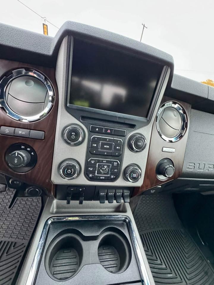 Ford F-250 SD XLT Crew Cab Long Bed 4WD 2016