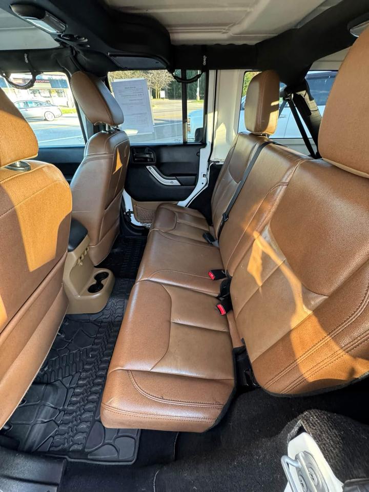 Jeep Wrangler Unlimited Sahara 4WD 2017