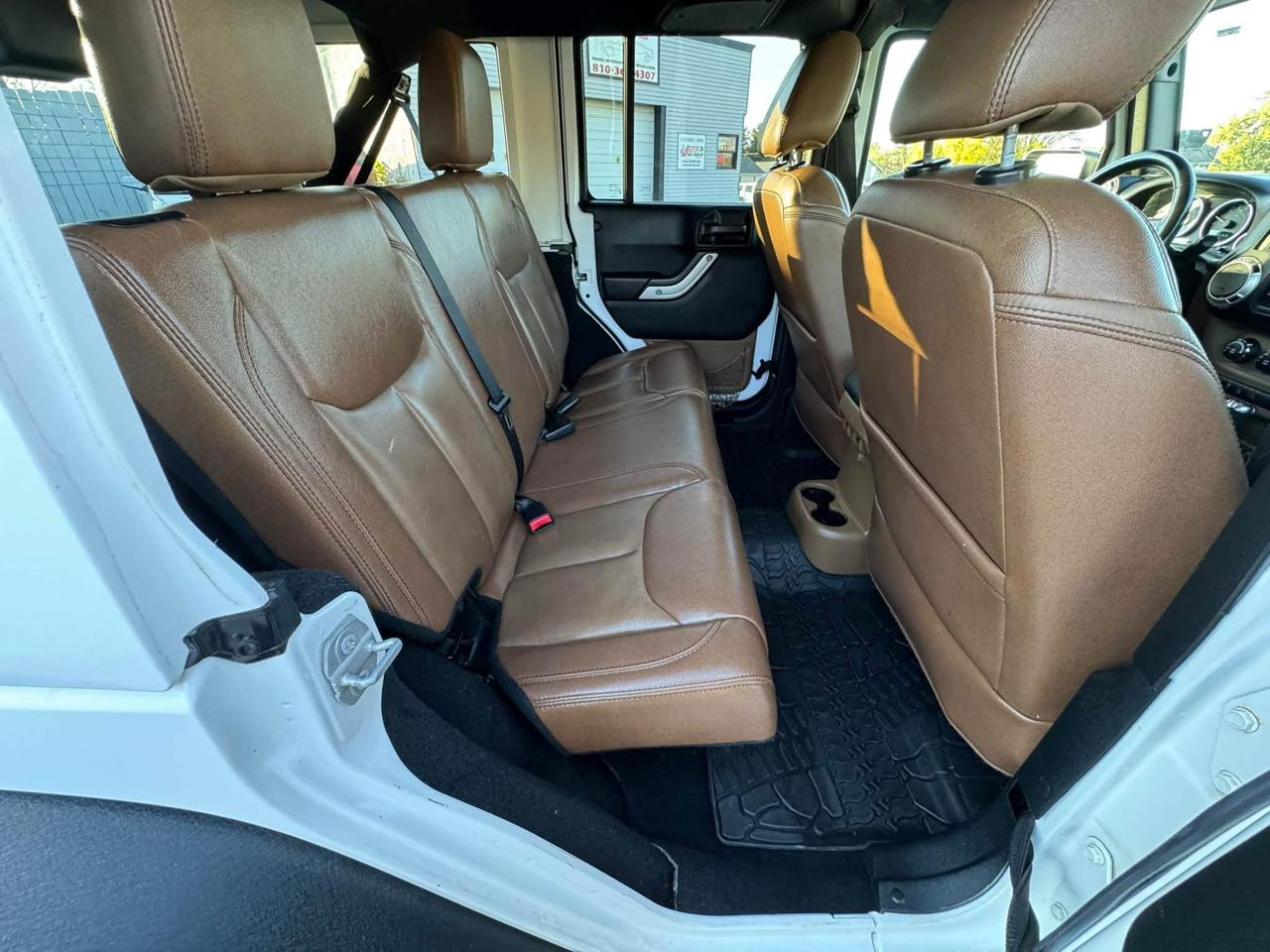 Jeep Wrangler Unlimited Sahara 4WD 2017