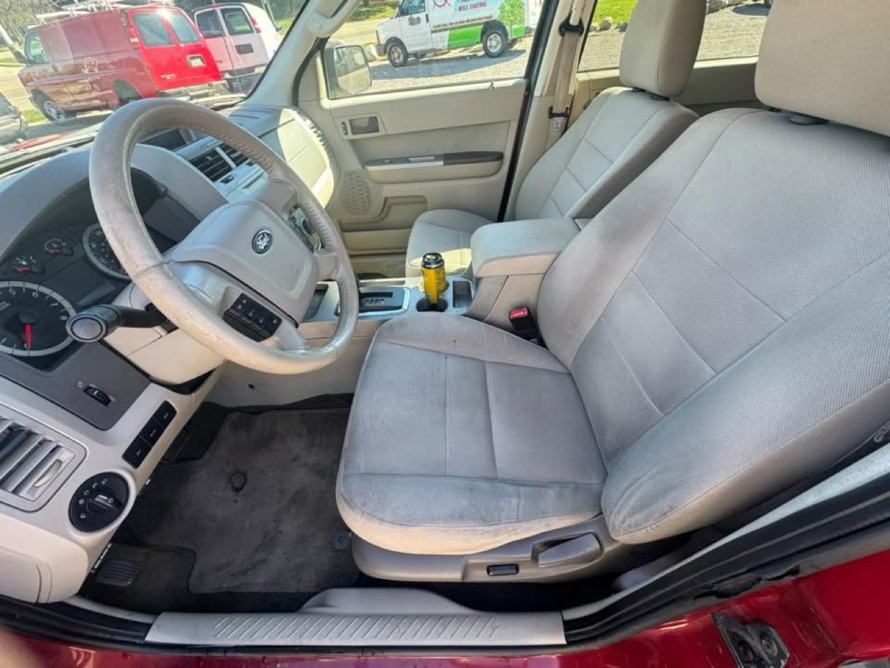 Ford Escape XLT FWD 2011