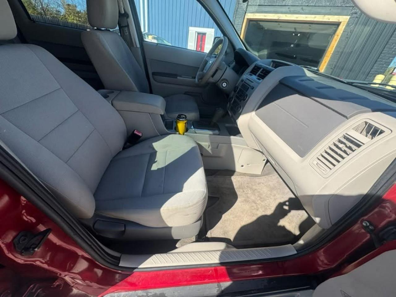 Ford Escape XLT FWD 2011