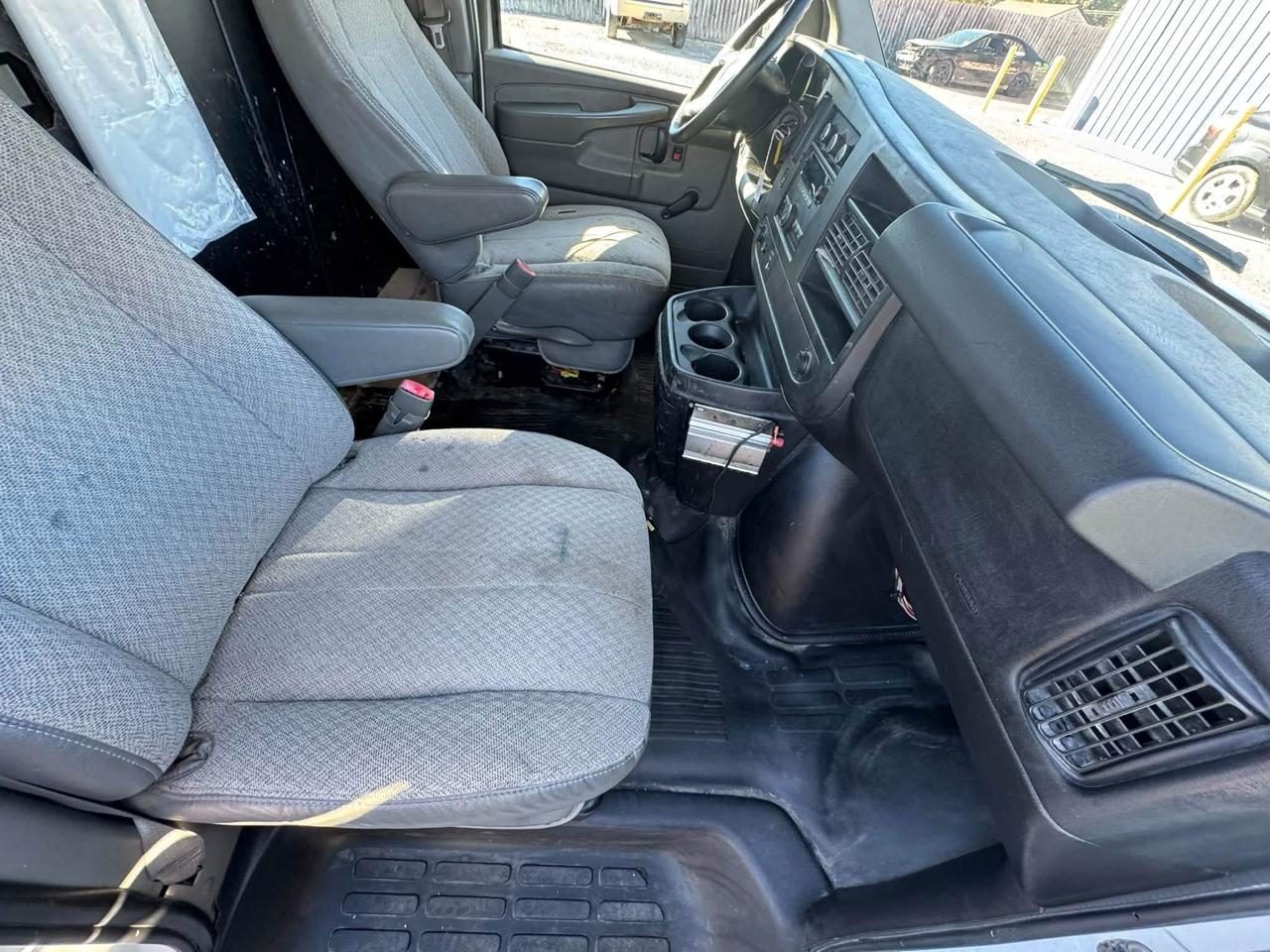 Chevrolet Express 2500 Cargo 2011