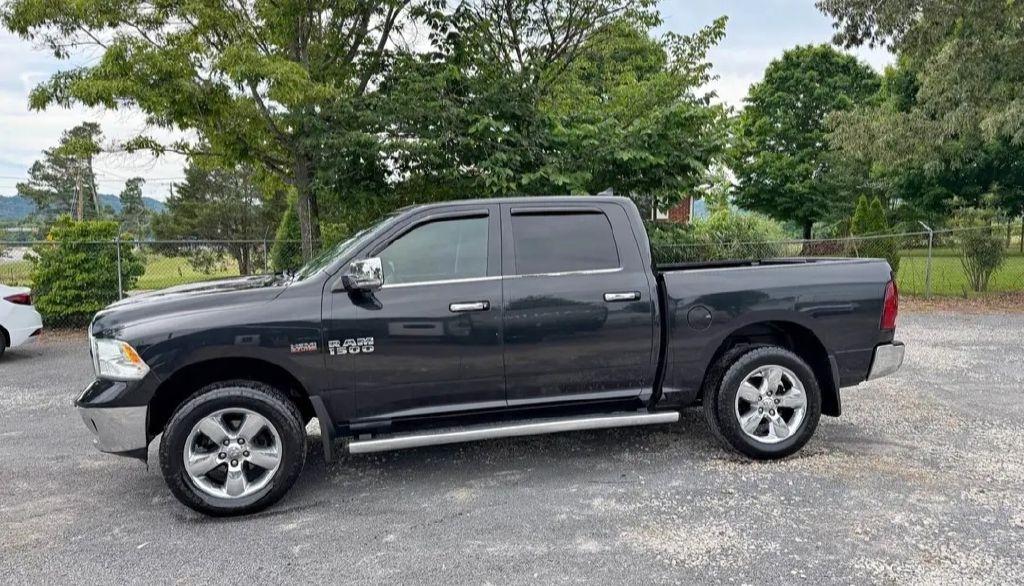 2015 RAM 1500 SLT Crew Cab SWB 4WD