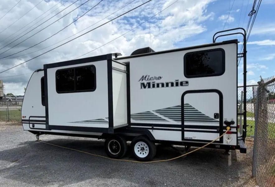 2019 Winnebago of Indiana Unknown MINNIE CT 2306BHS