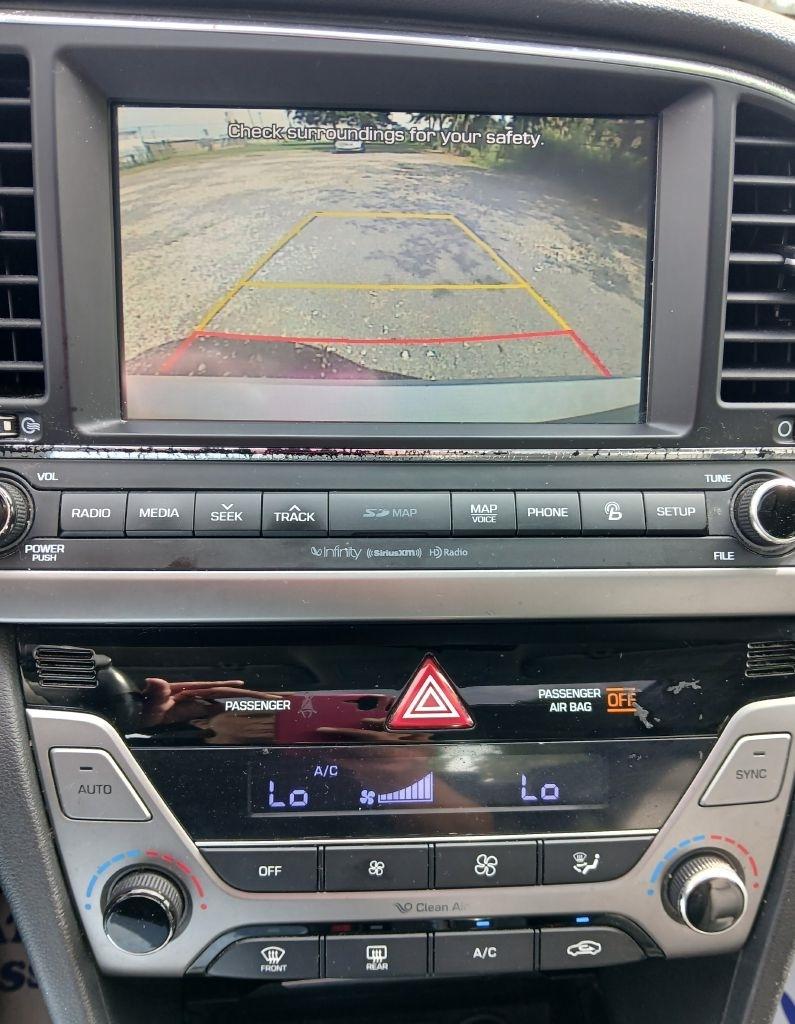 2017 Hyundai Elantra Limited - Photo 12