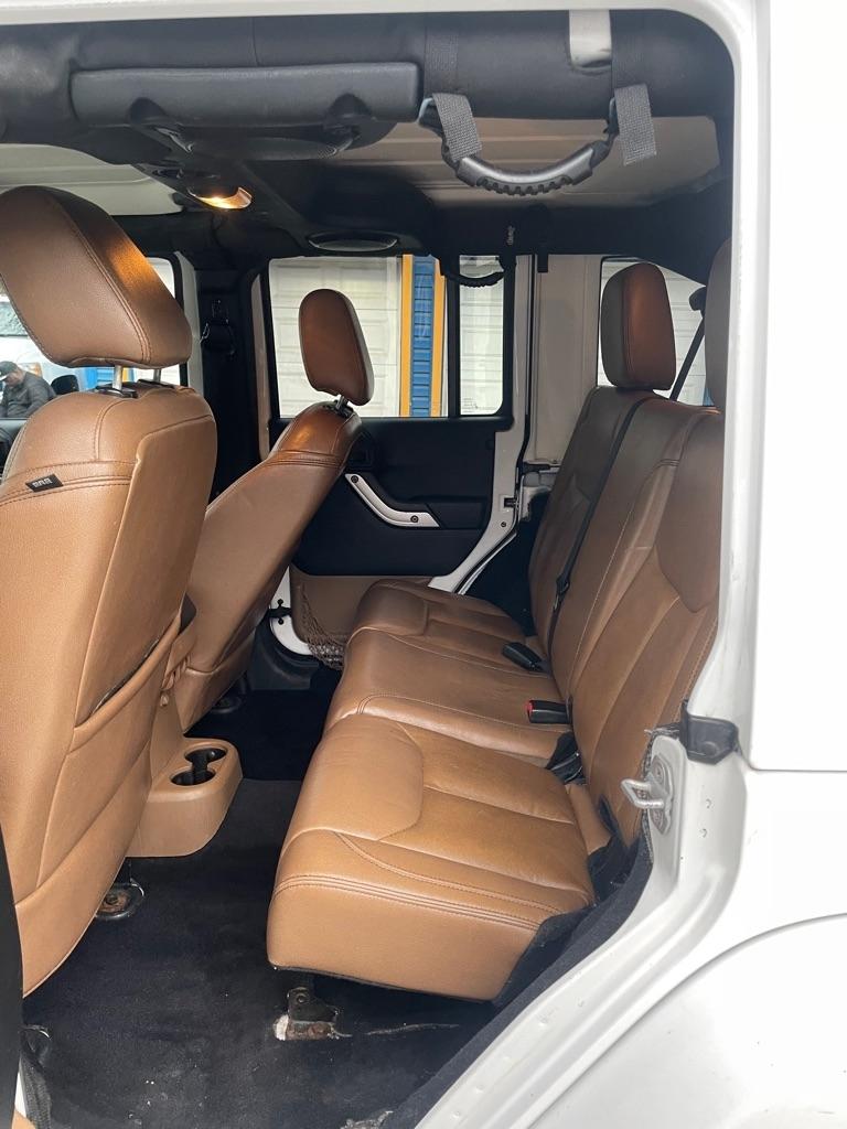 Jeep Wrangler Unlimited Sahara 4WD 2013