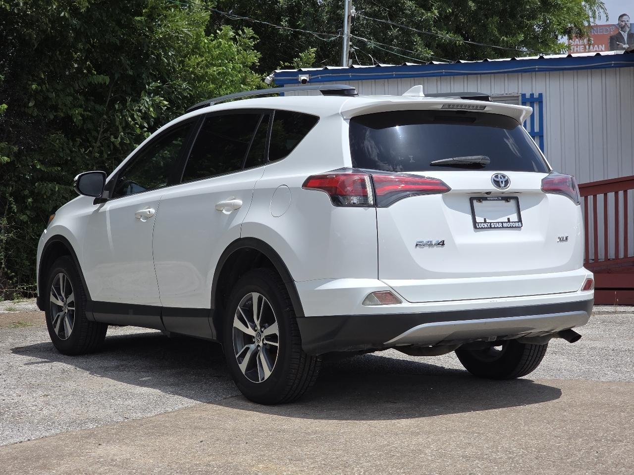 Toyota RAV4 XLE FWD 2018