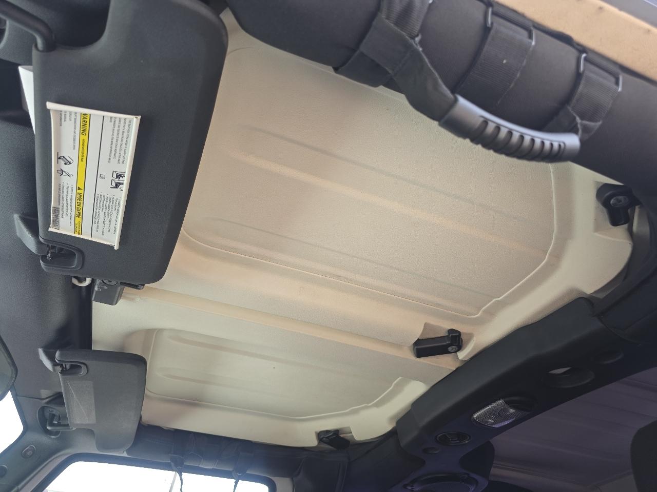 Jeep Wrangler Sport 4WD 2011