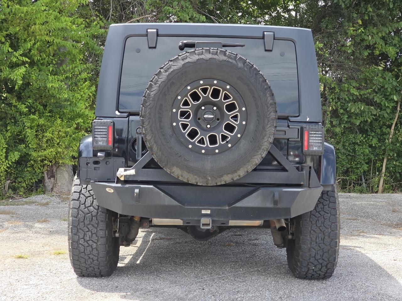 Jeep Wrangler Unlimited Sahara 4WD 2013