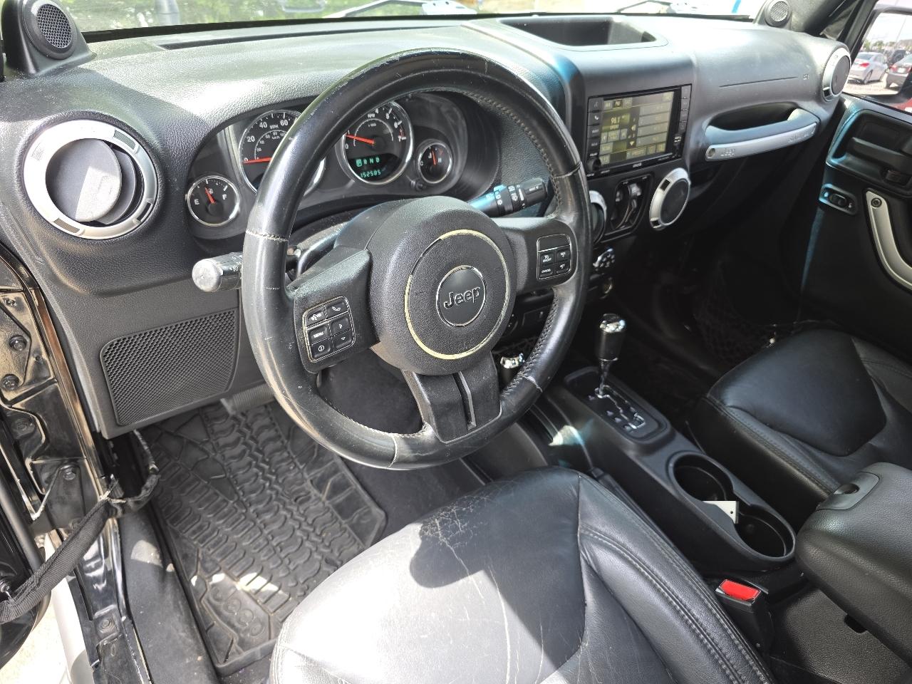 Jeep Wrangler Unlimited Sahara 4WD 2013