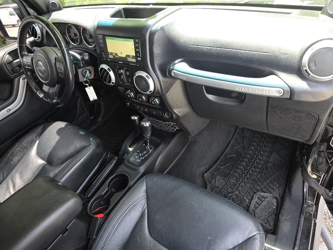 Jeep Wrangler Unlimited Sahara 4WD 2013