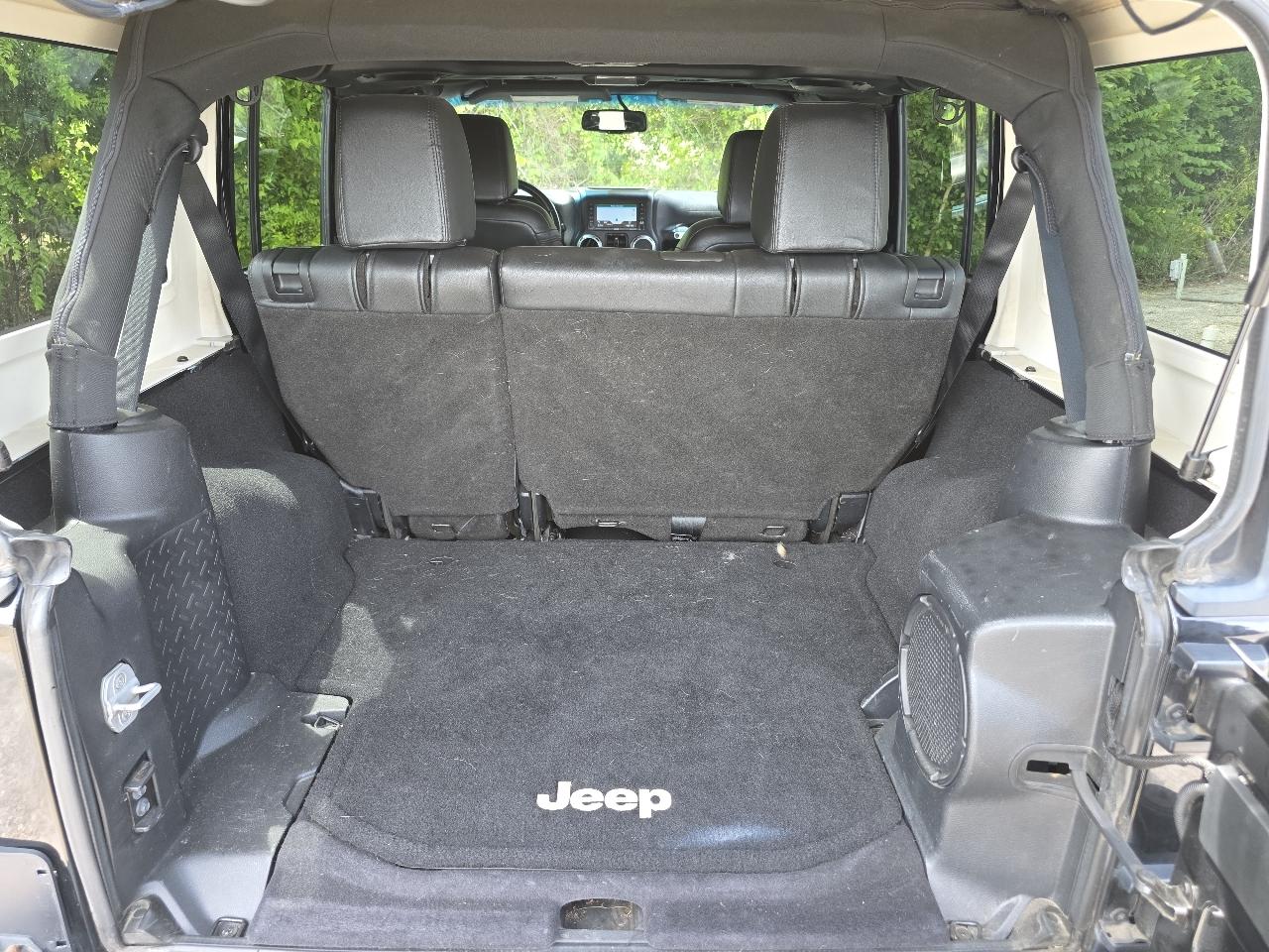 Jeep Wrangler Unlimited Sahara 4WD 2013