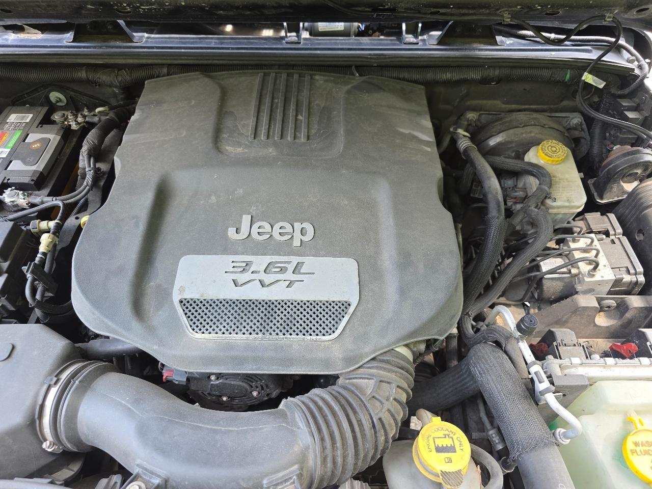 Jeep Wrangler Unlimited Sahara 4WD 2013