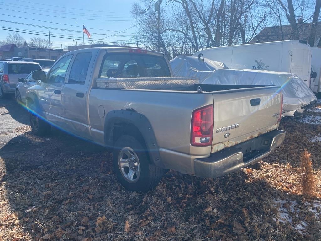 Dodge Ram 1500 ST Quad Cab 4WD 2004