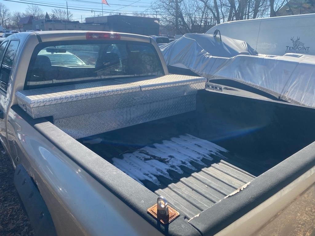 Dodge Ram 1500 ST Quad Cab 4WD 2004