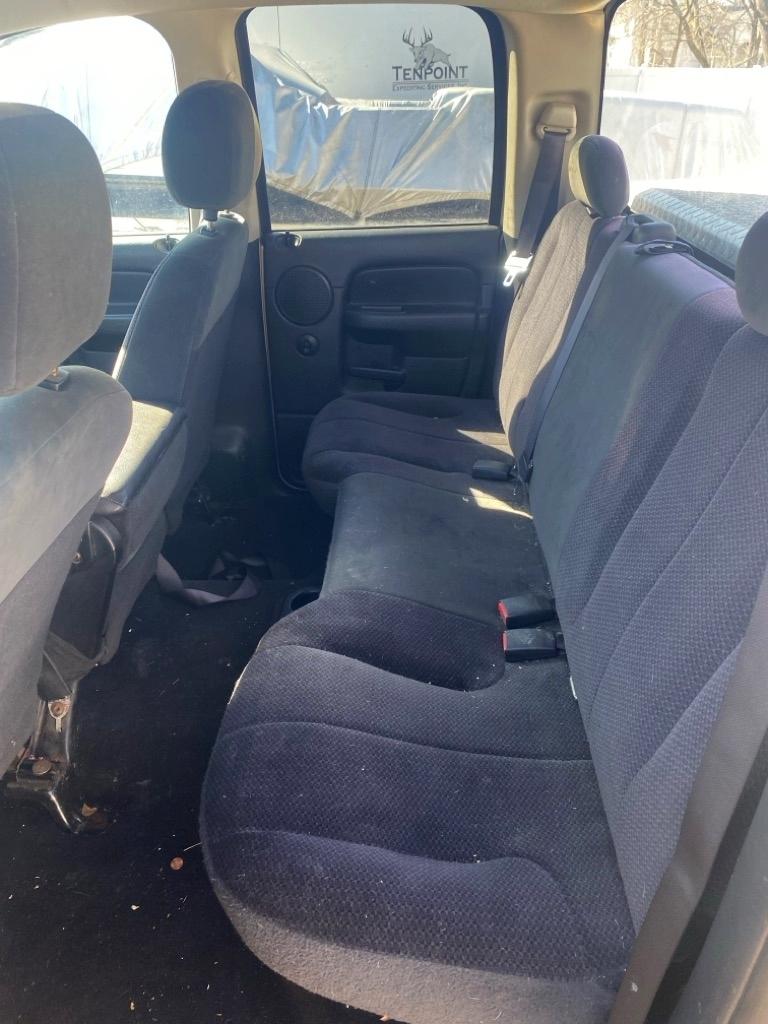 Dodge Ram 1500 ST Quad Cab 4WD 2004