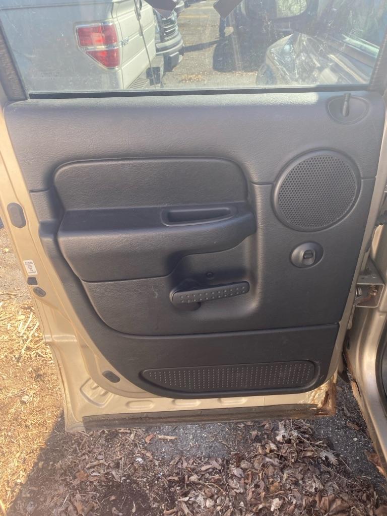 Dodge Ram 1500 ST Quad Cab 4WD 2004