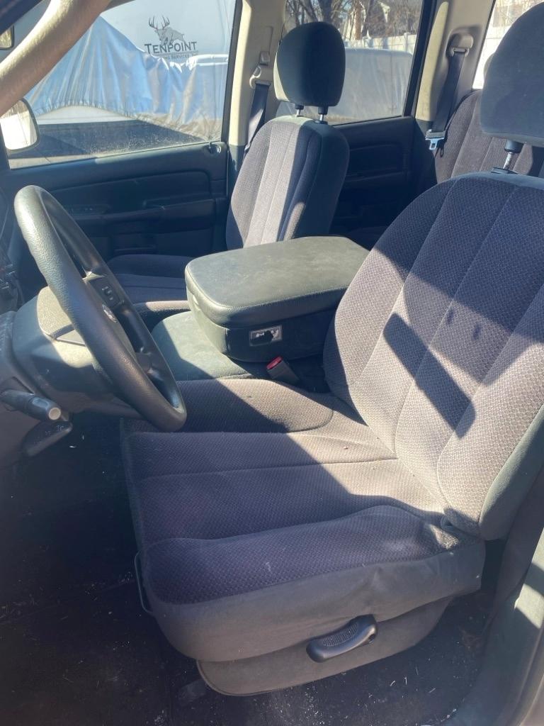 Dodge Ram 1500 ST Quad Cab 4WD 2004