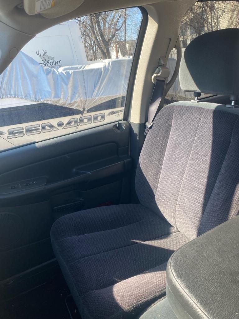 Dodge Ram 1500 ST Quad Cab 4WD 2004