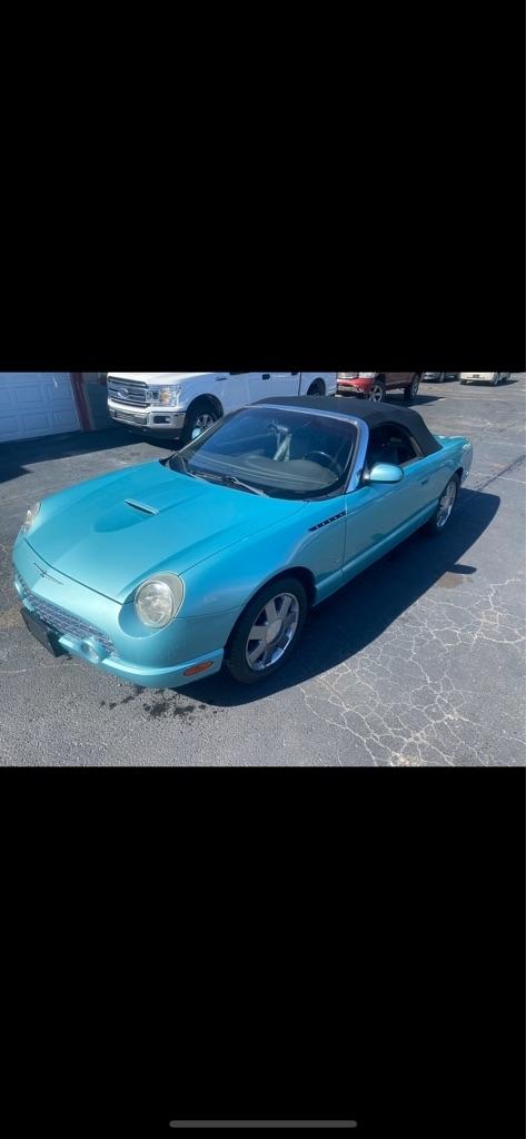 Ford Thunderbird Deluxe 2002