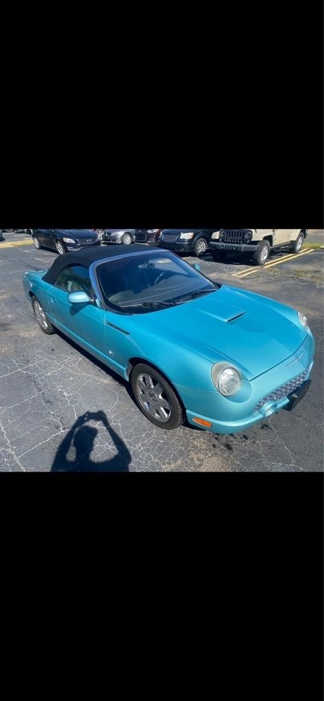 Ford Thunderbird Deluxe 2002