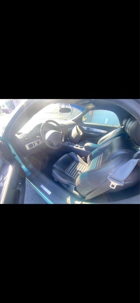 Ford Thunderbird Deluxe 2002