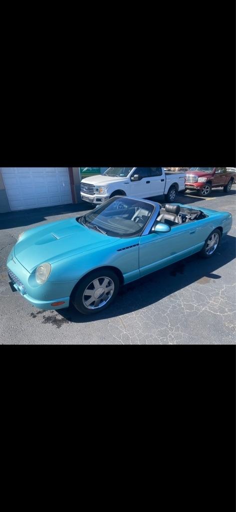 Ford Thunderbird Deluxe 2002