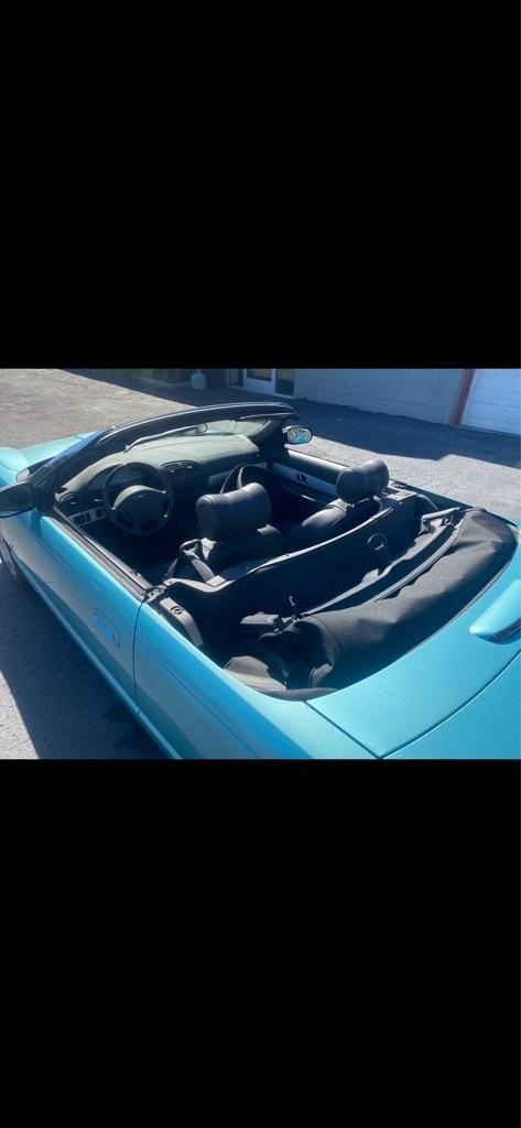 Ford Thunderbird Deluxe 2002