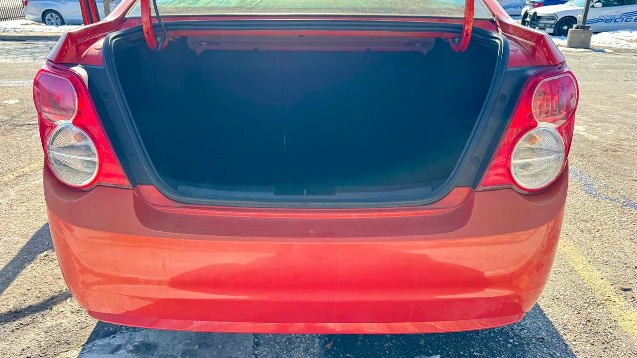 Chevrolet Sonic 2LT Sedan 2012