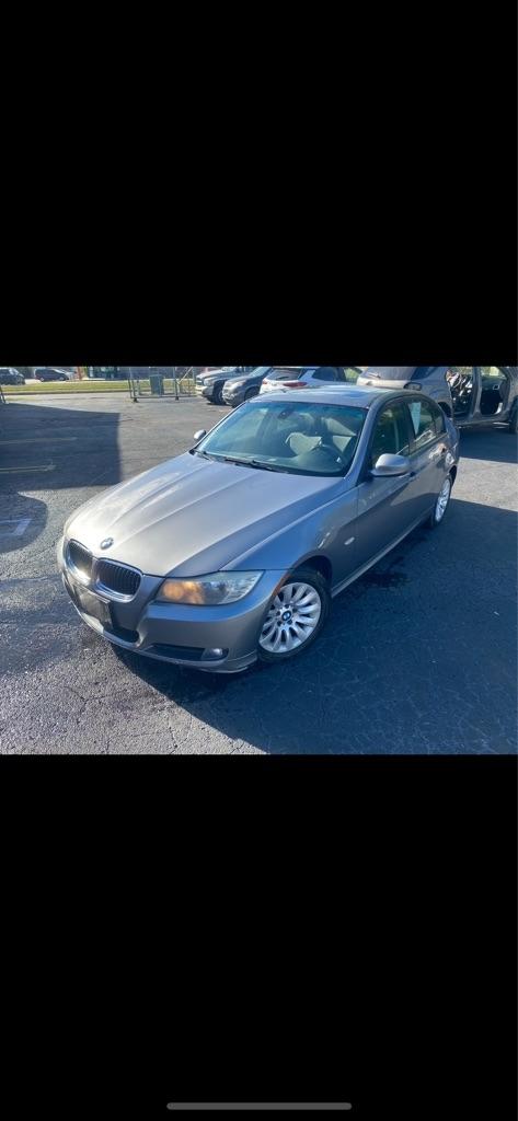 BMW 3-Series 323i 2009