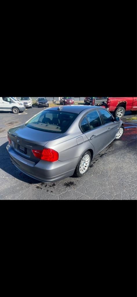 BMW 3-Series 323i 2009