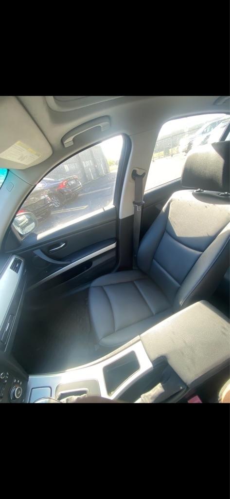 BMW 3-Series 323i 2009