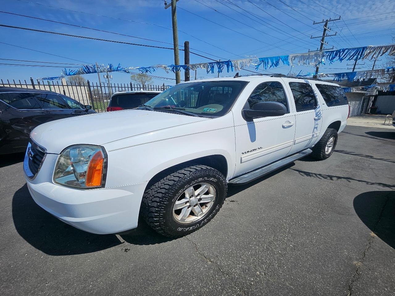 2011 GMC Yukon XL SLT-1 1/2 Ton 4WD