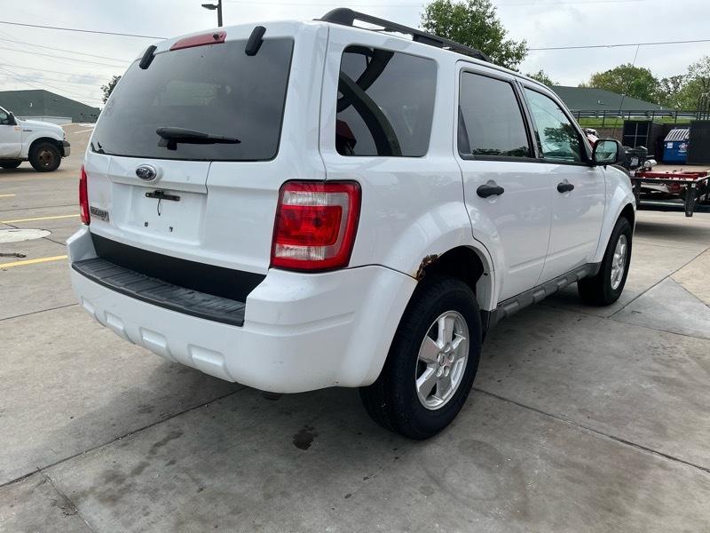 Ford Escape XLT FWD I4 2009
