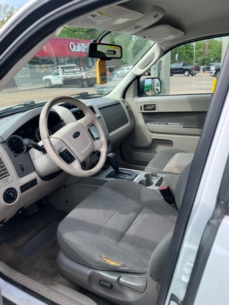 Ford Escape XLT FWD I4 2009