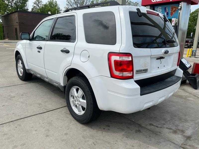 Ford Escape XLT FWD I4 2009