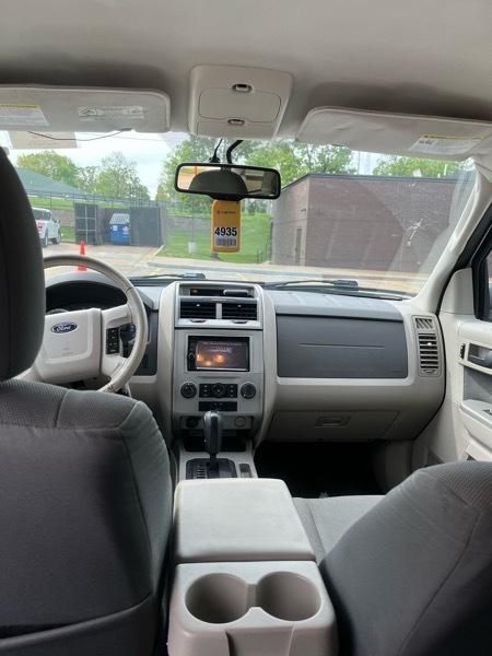 Ford Escape XLT FWD I4 2009