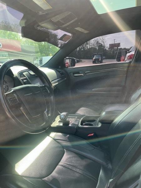 Chrysler 300 4dr Sdn 300C John Varvatos Luxury Edition AWD 2014